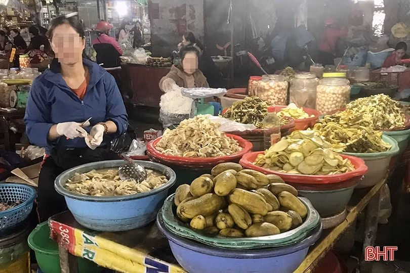 Tiềm ẩn nguy cơ mất an toàn vệ sinh thực phẩm từ các chợ dân sinh 