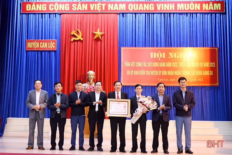 Can Lộc quyết tâm thực hiện tốt các nhiệm vụ chính trị năm 2023