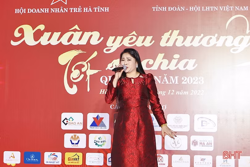 “Xuân yêu thương - tết sẻ chia” đến với Trung tâm Điều dưỡng người có công và Bảo trợ xã hội Hà Tĩnh