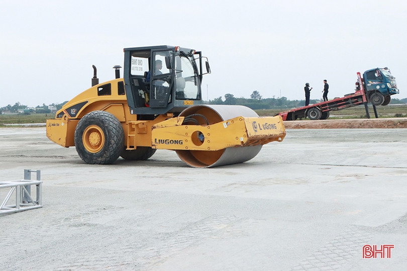 Cận cảnh công tác chuẩn bị cho lễ khởi công cao tốc Bắc - Nam qua Hà Tĩnh