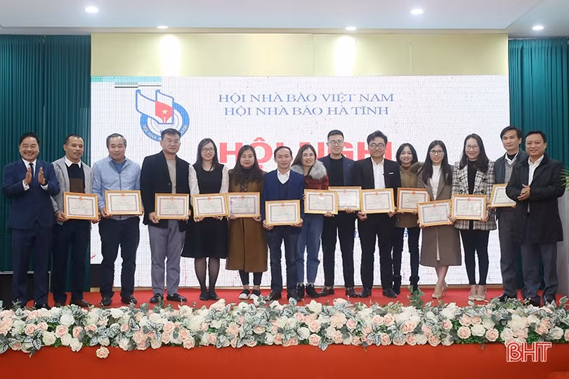 Đoàn kết, trách nhiệm, xây dựng Hội Nhà báo Hà Tĩnh ngày càng vững mạnh