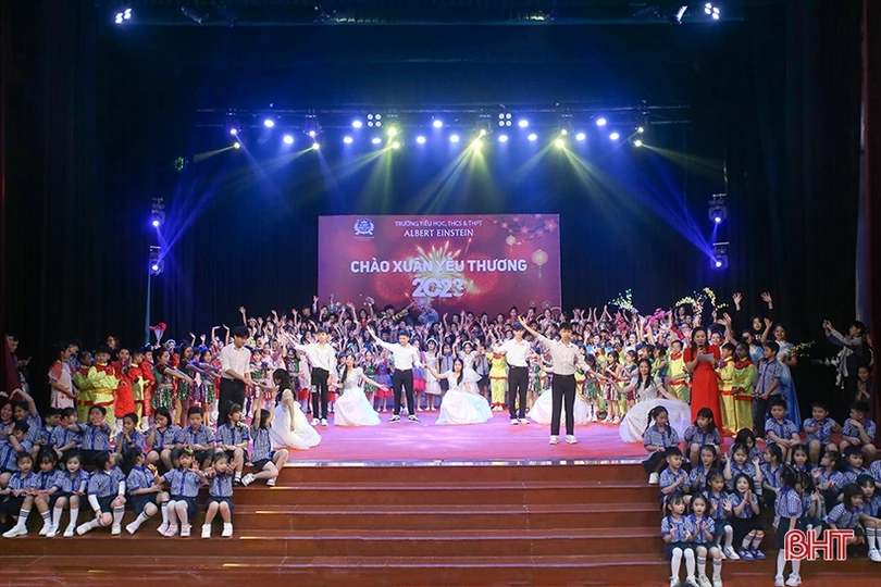 Ấm áp xuân yêu thương của học sinh Albert Einstein