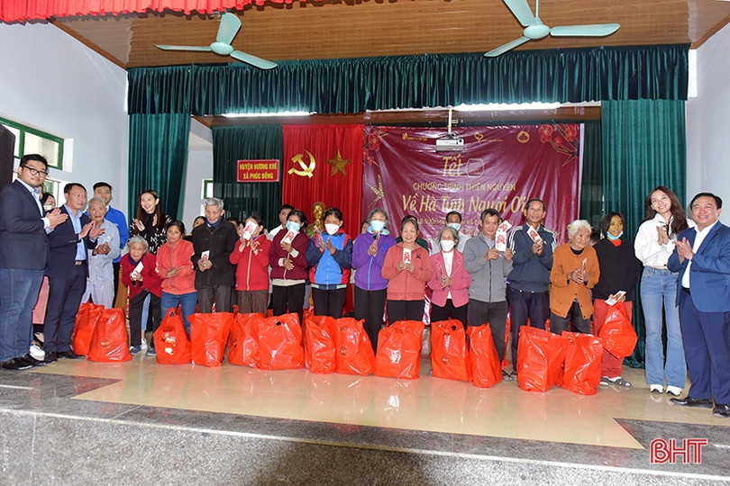 11 hoa hậu, á hậu mang “Tết hạnh phúc” đến với người nghèo Hà Tĩnh