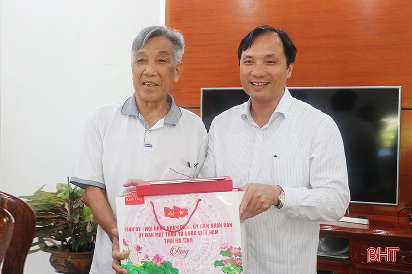 Hà Tĩnh trích ngân sách hơn 8,8 tỷ đồng thăm hỏi, tặng quà tết người có công