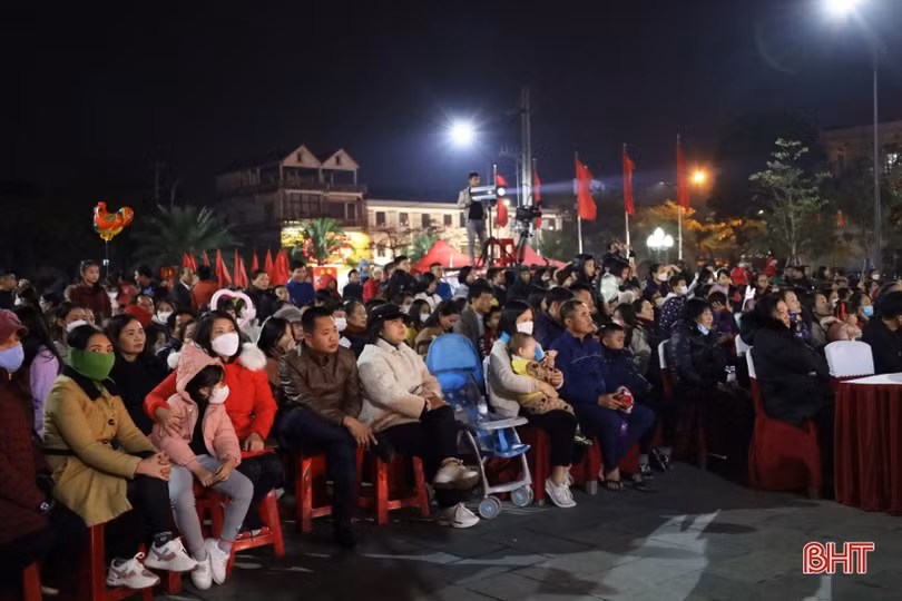 Vui tươi chương trình nghệ thuật “Chào năm mới 2023” ở TP Hà Tĩnh