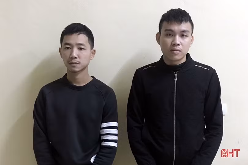 Khởi tố 2 đối tượng tổ chức sử dụng trái phép chất ma túy