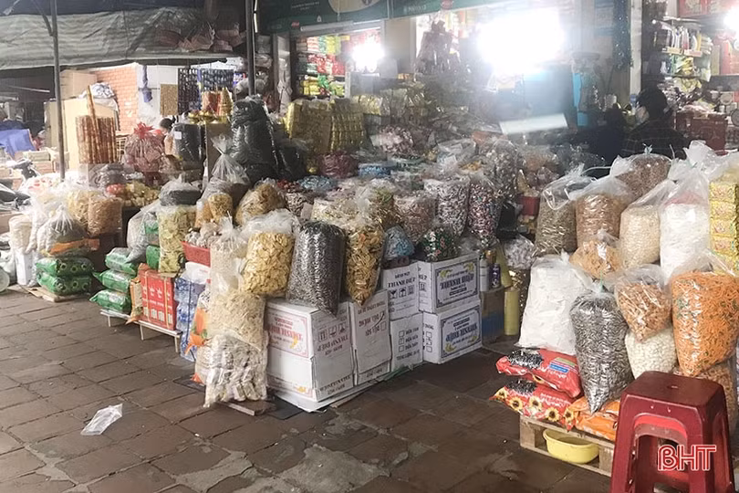 Tiềm ẩn nguy cơ mất an toàn vệ sinh thực phẩm từ các chợ dân sinh 