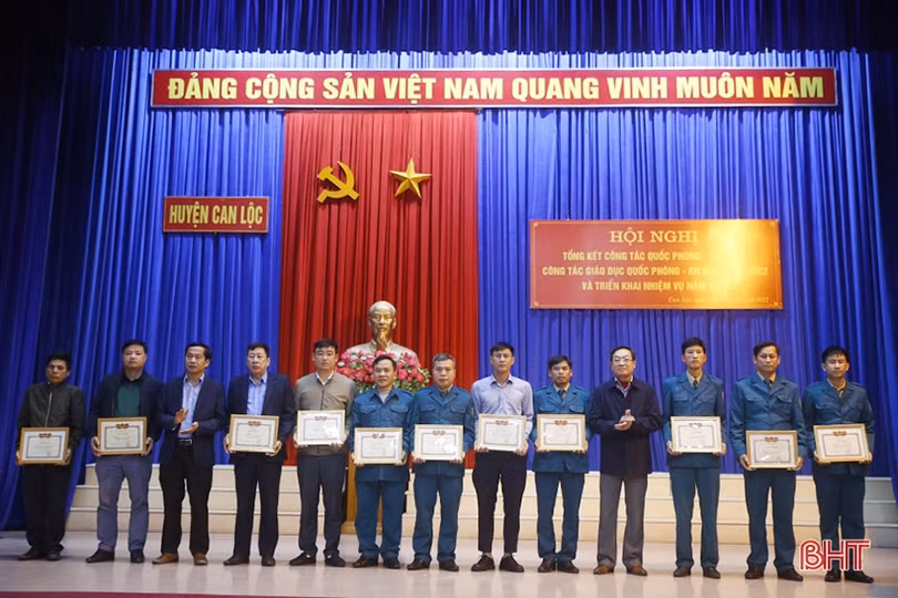 Các địa phương thực hiện tốt công tác quốc phòng - an ninh gắn với phát triển kinh tế