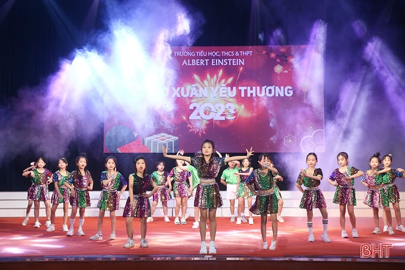 Ấm áp xuân yêu thương của học sinh Albert Einstein