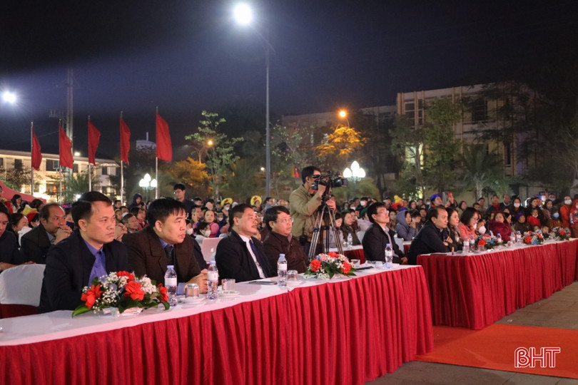 Vui tươi chương trình nghệ thuật “Chào năm mới 2023” ở TP Hà Tĩnh