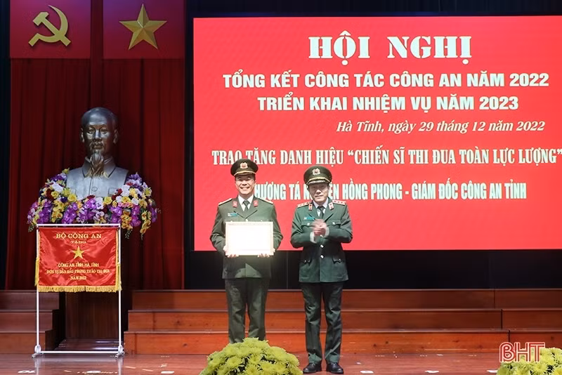 Xứng đáng là lá chắn vững chắc của Đảng bộ, chính quyền và Nhân dân Hà Tĩnh