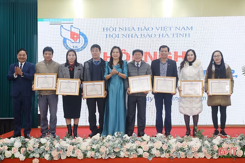 Đoàn kết, trách nhiệm, xây dựng Hội Nhà báo Hà Tĩnh ngày càng vững mạnh