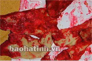 Thịt đã được luộc chín tự nhiên xuất hiện màu đỏ lạ