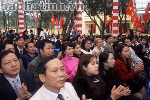 Đông đảo cựu học sinh của trường qua các thời kỳ tham dự ngày lễ trọng đại