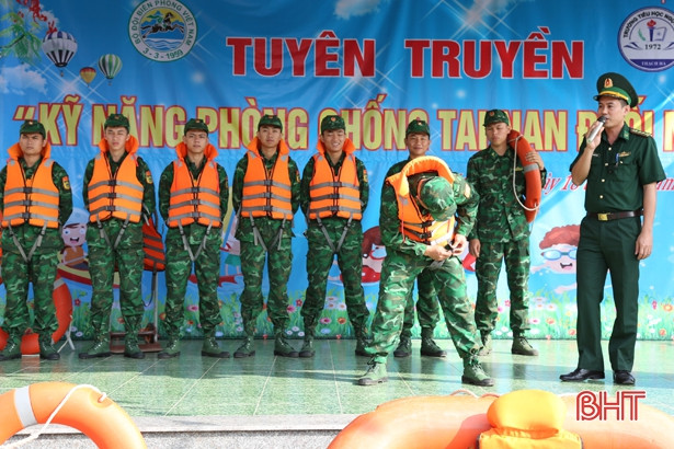 Trang bị kỹ năng phòng, chống tai nạn đuối nước cho gần 300 học sinh 