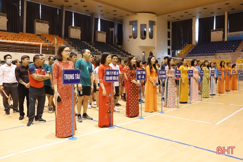 Công ty CP Chăn nuôi vô địch Giải Bóng chuyền hơi Mitraco Hà Tĩnh