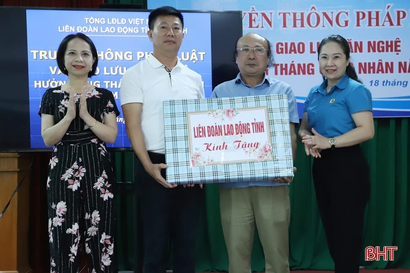 Trang bị kiến thức pháp luật lao động cho hơn 200 công nhân Hà Tĩnh