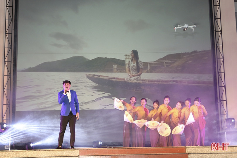 Lắng sâu dạ hội “Lời Người, lời của nước non”