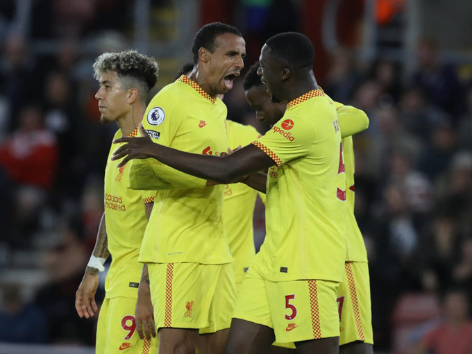 Kết quả Southampton 1-2 Liverpool: The Kop quyết đua vô địch tới vòng cuối