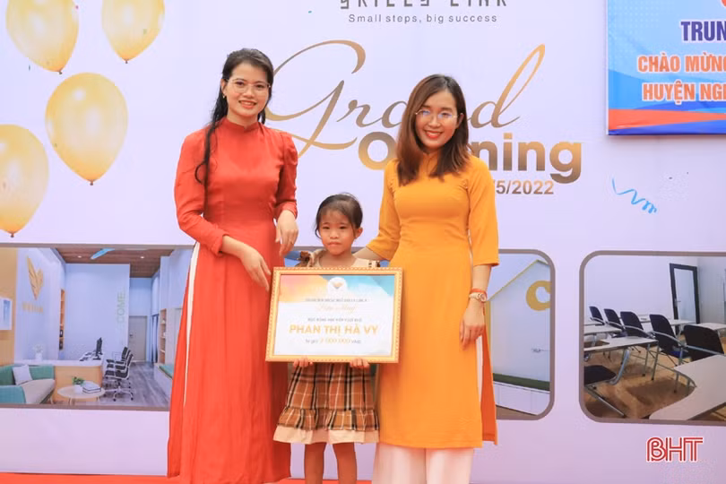 Khai trương trung tâm ngoại ngữ do thanh niên làm chủ ở Nghi Xuân