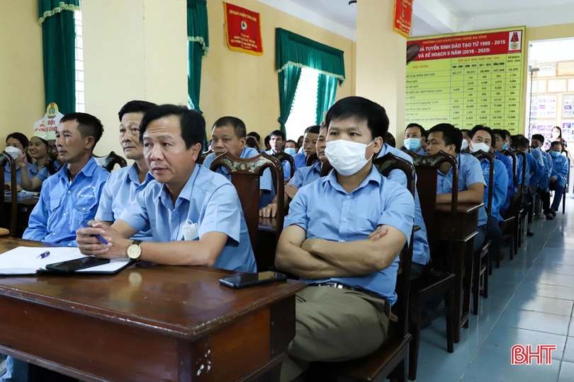 Trang bị kiến thức pháp luật lao động cho hơn 200 công nhân Hà Tĩnh