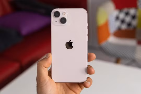 iPhone 13 là smartphone bán chạy nhất thế giới