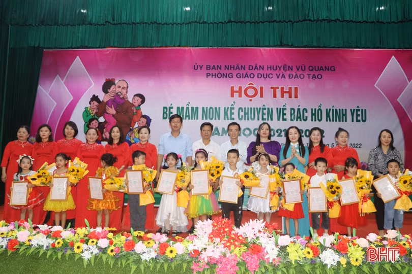 Sôi nổi hội thi “Bé mầm non kể chuyện về Bác Hồ kính yêu” ở Vũ Quang