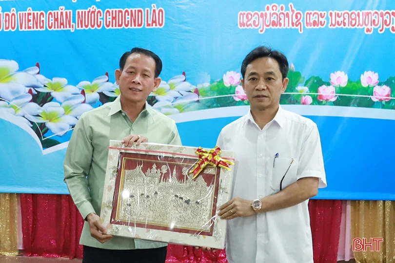 Lãnh đạo tỉnh Hà Tĩnh gặp mặt đoàn công tác Thủ đô Viêng Chăn, tỉnh Bôlykhămxay