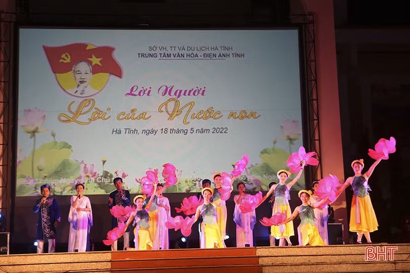 Lắng sâu dạ hội “Lời Người, lời của nước non”