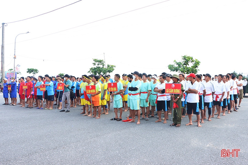 Cẩm Xuyên khai mạc giải đua thuyền mừng sinh nhật Bác