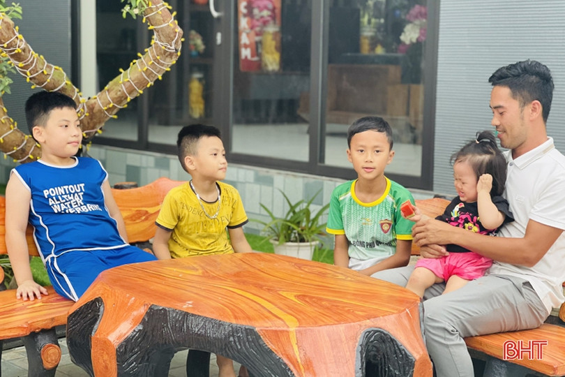 Cậu bé Hà Tĩnh từng được David Beckham khen ngợi trở thành người tháp tùng tuyển thủ tại SEA Games 31