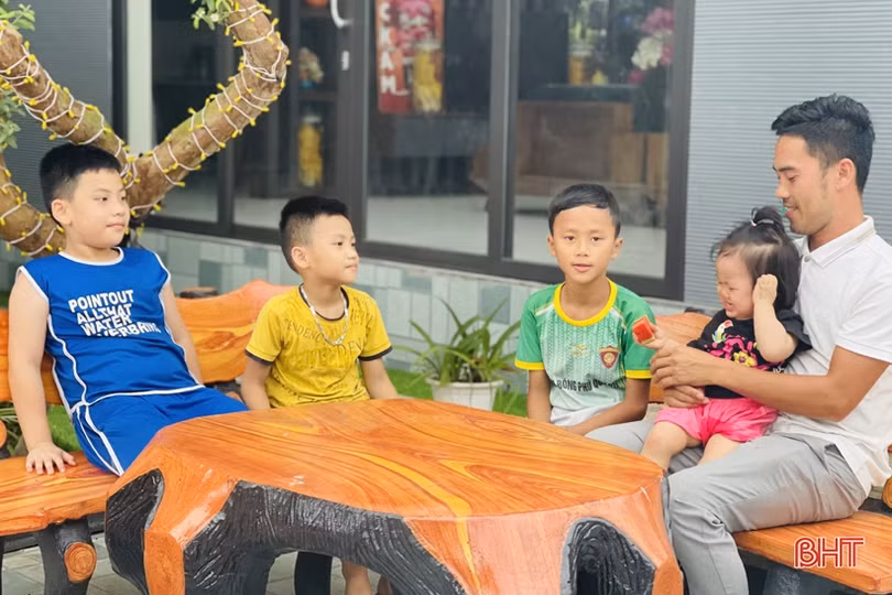 Cậu bé Hà Tĩnh từng được David Beckham khen ngợi trở thành người tháp tùng tuyển thủ tại SEA Games 31