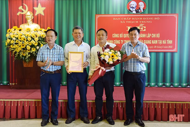 Nỗ lực phát triển Đảng trong doanh nghiệp ở TP Hà Tĩnh