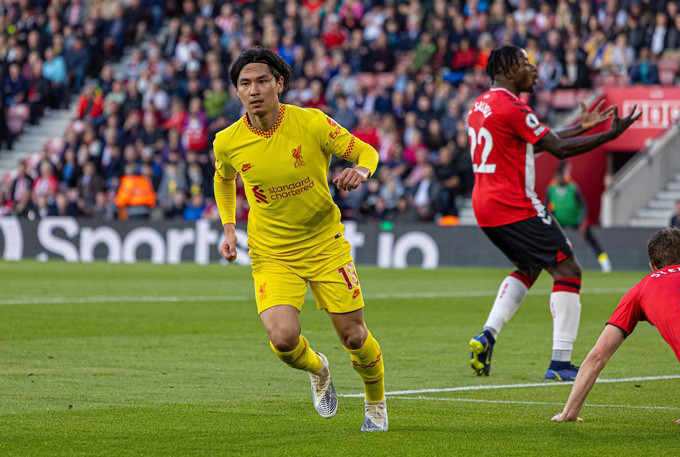 Kết quả Southampton 1-2 Liverpool: The Kop quyết đua vô địch tới vòng cuối