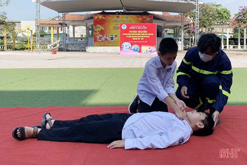 Tuyên truyền phòng chống đuối nước, PCCC cho học sinh Hà Tĩnh