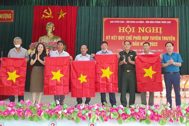 Cẩm Xuyên: Ký kết quy chế phối hợp tuyên truyền biển đảo