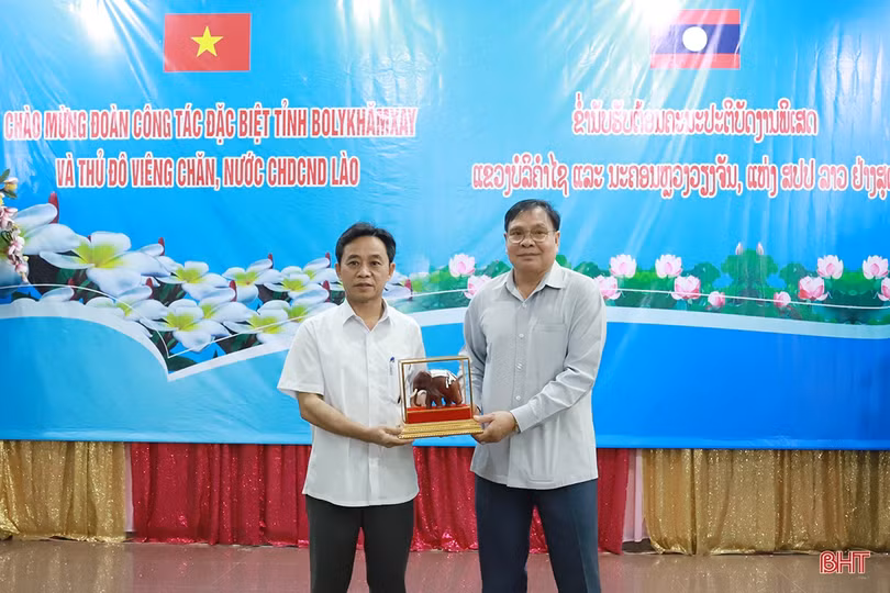 Lãnh đạo tỉnh Hà Tĩnh gặp mặt đoàn công tác Thủ đô Viêng Chăn, tỉnh Bôlykhămxay