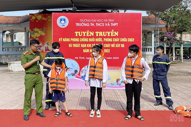 Tuyên truyền phòng chống đuối nước, PCCC cho học sinh Hà Tĩnh