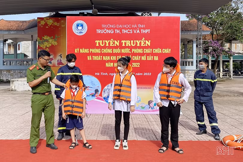 Tuyên truyền phòng chống đuối nước, PCCC cho học sinh Hà Tĩnh