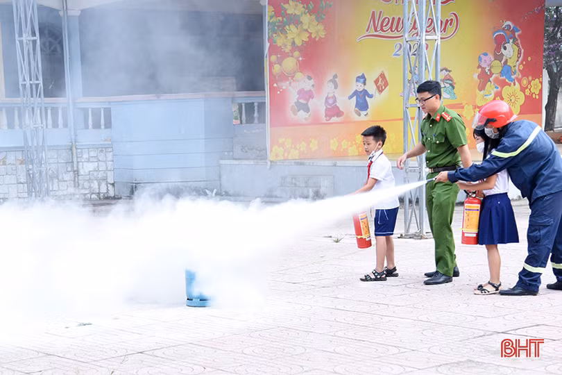 Tuyên truyền phòng chống đuối nước, PCCC cho học sinh Hà Tĩnh