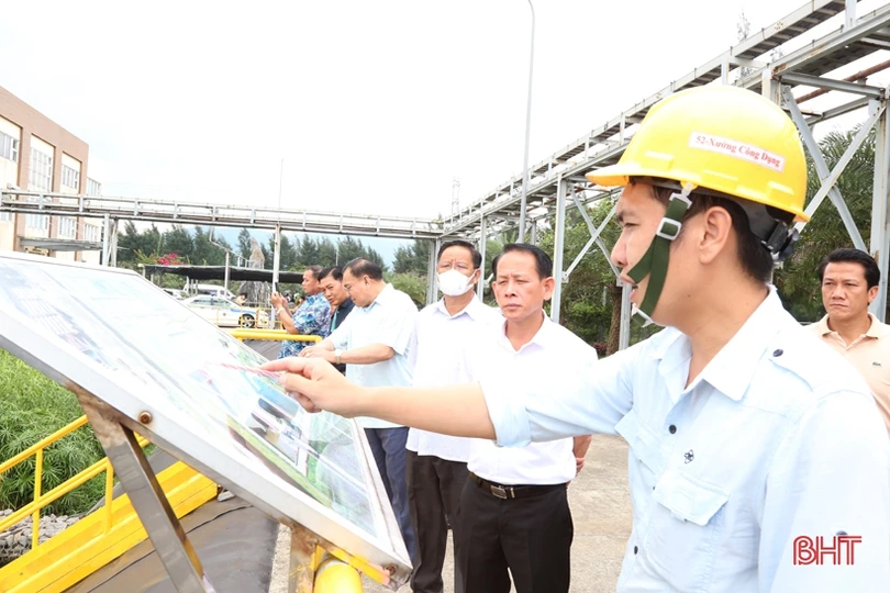 Đoàn cán bộ Thủ đô Viêng Chăn và Bôlykhămxay tham quan KKT Vũng Áng