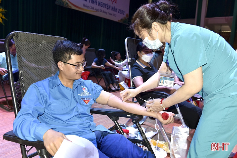 Tiếp nhận 304 đơn vị máu tại ngày hội hiến máu tình nguyện ở TX Hồng Lĩnh