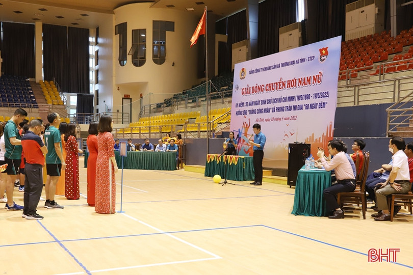 Công ty CP Chăn nuôi vô địch Giải Bóng chuyền hơi Mitraco Hà Tĩnh