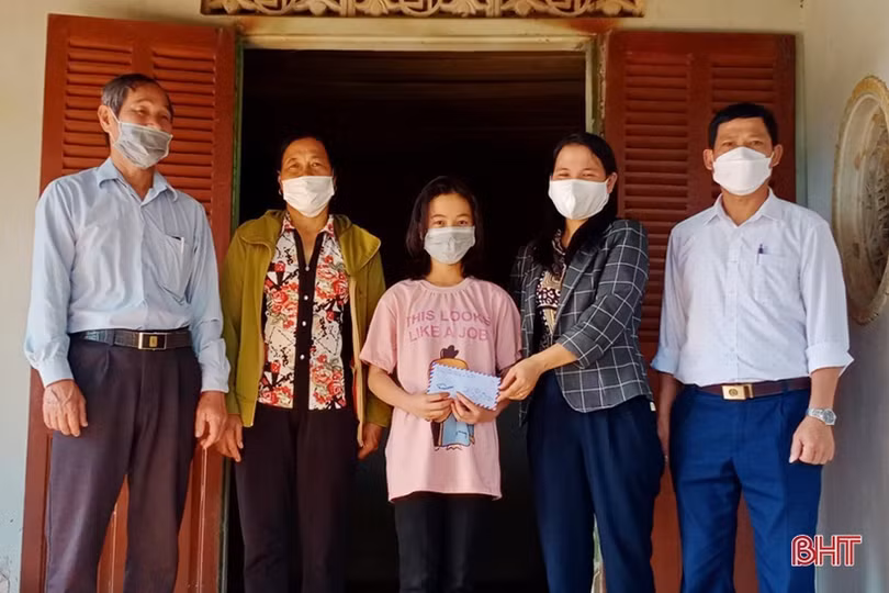 Ấm áp tình “Mẹ đỡ đầu” ở huyện Vũ Quang 