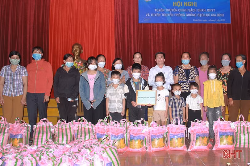 Tuyên truyền chính sách bảo hiểm cho phụ nữ Nghi Xuân