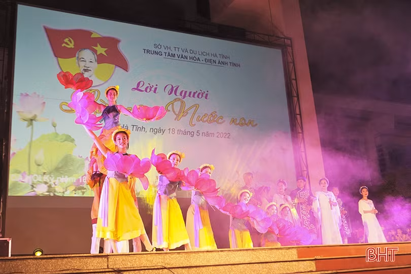 Lắng sâu dạ hội “Lời Người, lời của nước non”