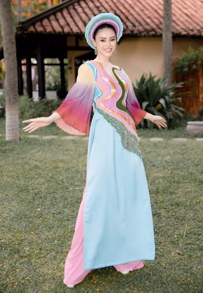 Nhan sắc Hoa hậu du lịch Việt Nam toàn cầu