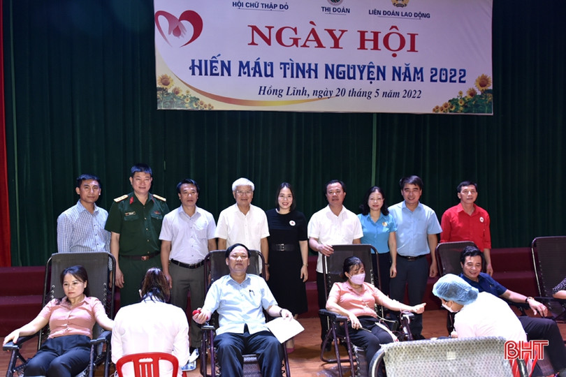 Tiếp nhận 304 đơn vị máu tại ngày hội hiến máu tình nguyện ở TX Hồng Lĩnh