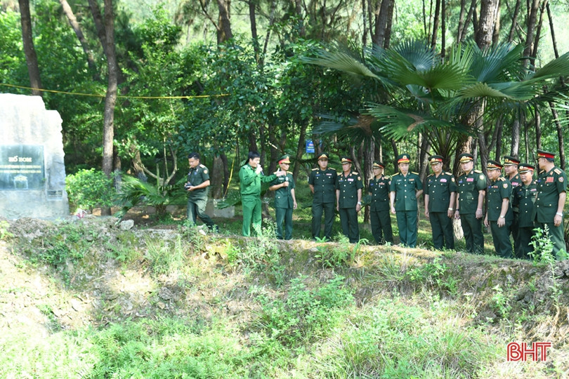 Bộ Tư lệnh Thủ đô Viêng Chăn, Bộ CHQS tỉnh Bôlykhămxay dâng hương tại Ngã ba Đồng Lộc