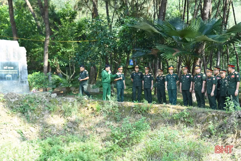 Bộ Tư lệnh Thủ đô Viêng Chăn, Bộ CHQS tỉnh Bôlykhămxay dâng hương tại Ngã ba Đồng Lộc
